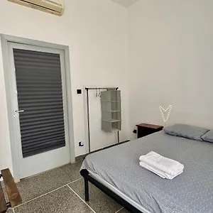 Bed & Breakfast Affittacamere The Shuttle, Livorno